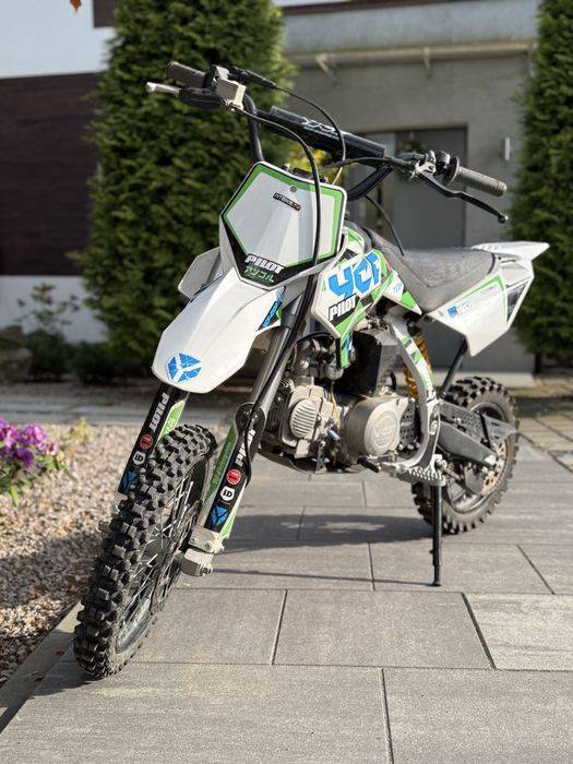 Pitbike Dritbike mrf enduro 4t pit bike cross YCF 150 pilot.