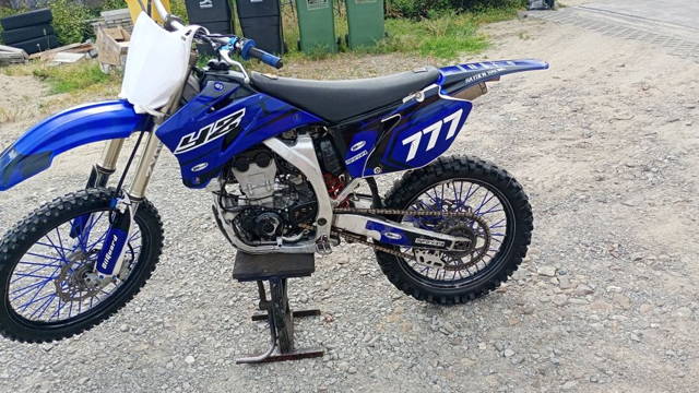 Yamaha YZF 250 r9