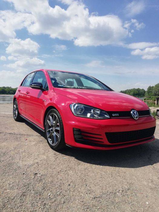 Volkswagen Golf VII GTI 2.0 TSI