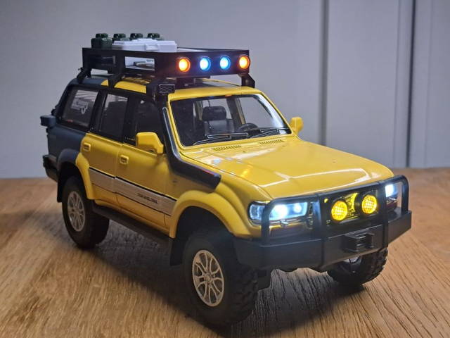 Toyota Land Cruiser Discovery. Duży