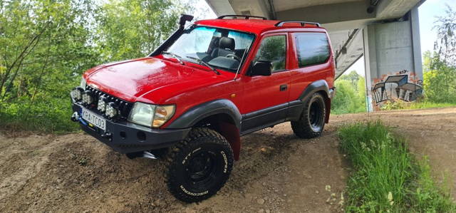 Toyota Land Cruiser J90 3.4 V6 178 KM Benzyna 4x4 Off Road Wyciągarka