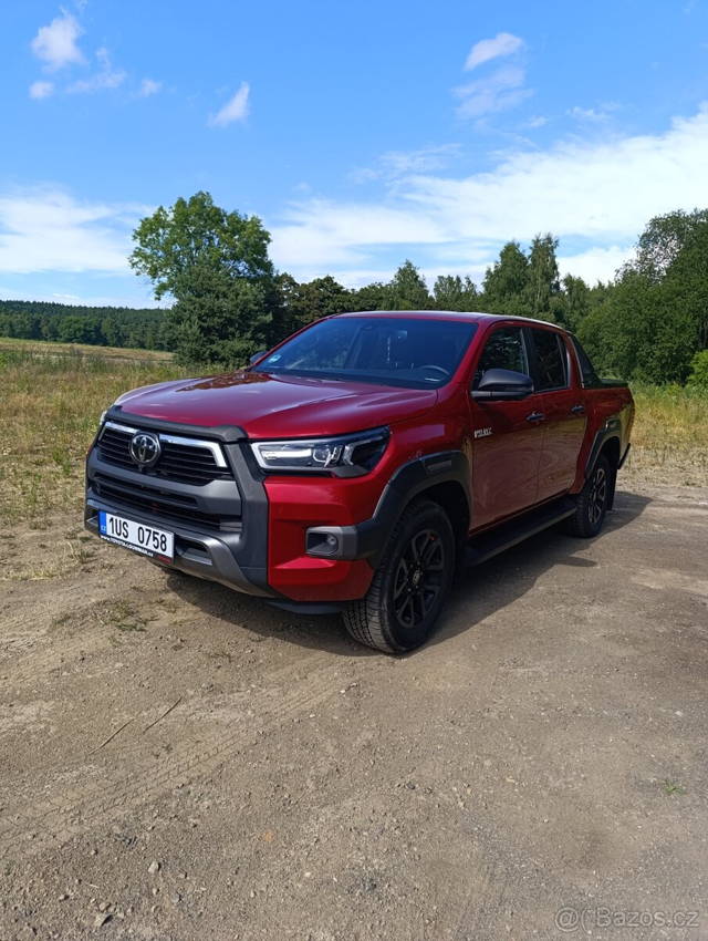 Prodám Toyota Hilux 2,8 Invincible
