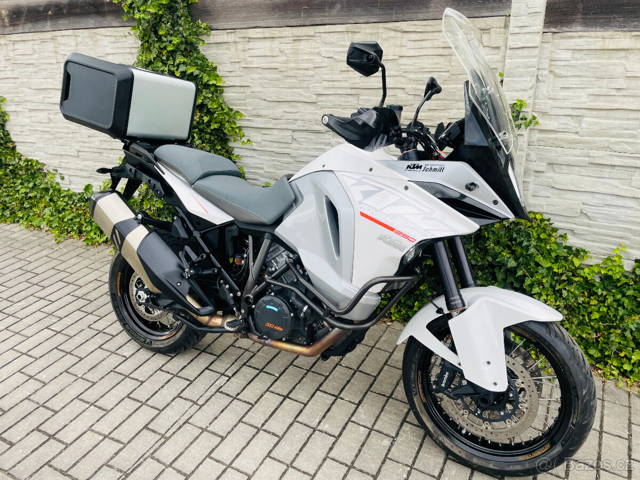 KTM Super Adventure 1290 r.v. 2016 najeto pouze 17tis km