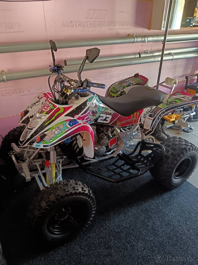 Suzuki LTZ 400