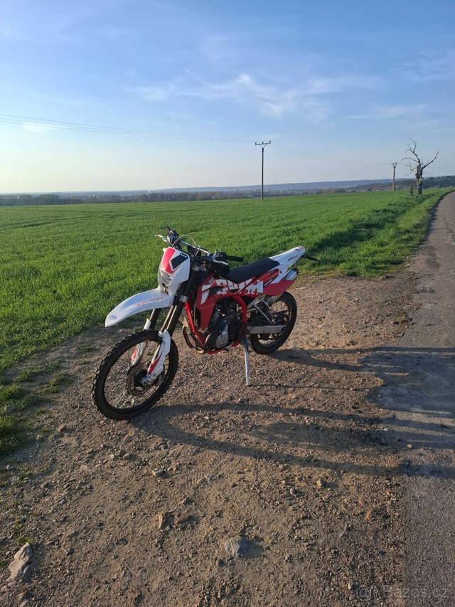Swm rs125r