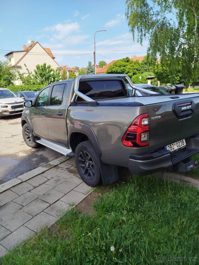 Prodám Toyota Hilux model 2023