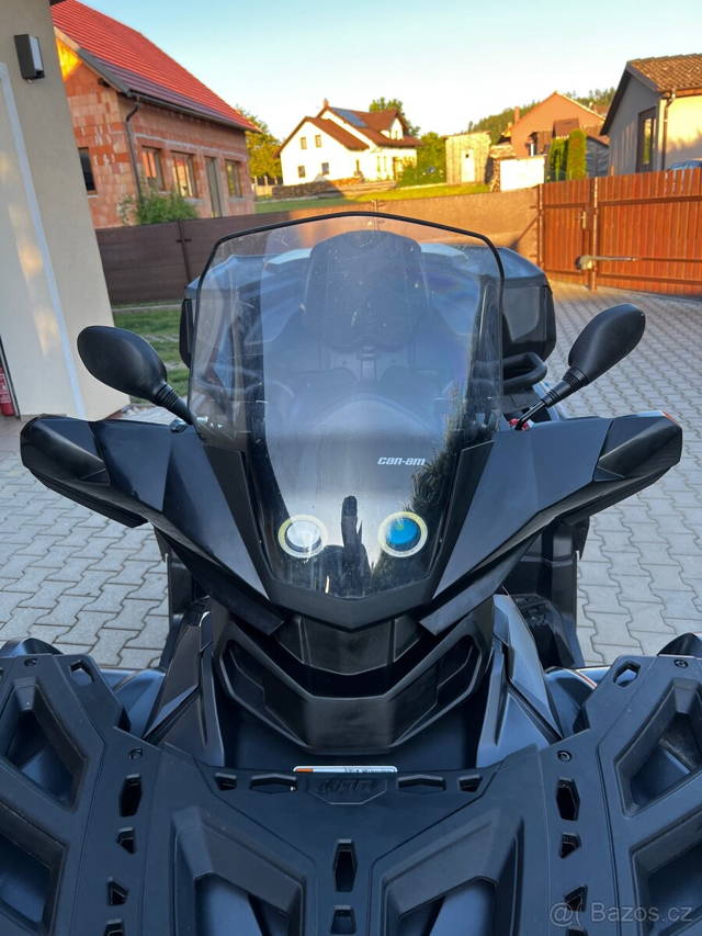 Větrný štít Can Am