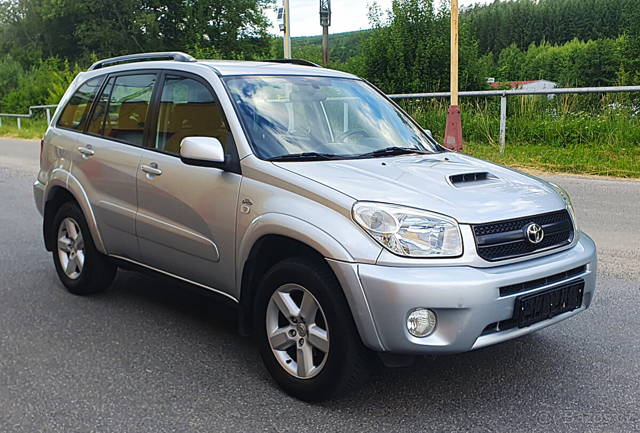 Toyota RAV4 2.0 D-4D, 2005, Dig. klima, Tažné, Bez koroze.