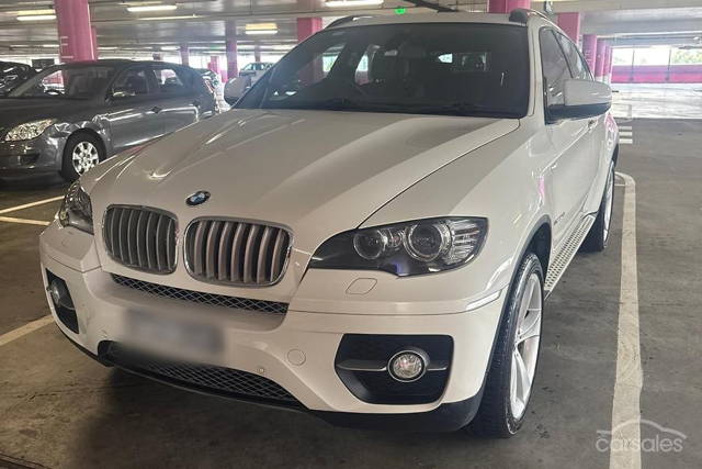 BMW X6 - pojízdné potřebuji penize
