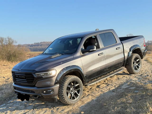 DODGE RAM 1500 5,7 HEMI 2022    GT       46 000 km
