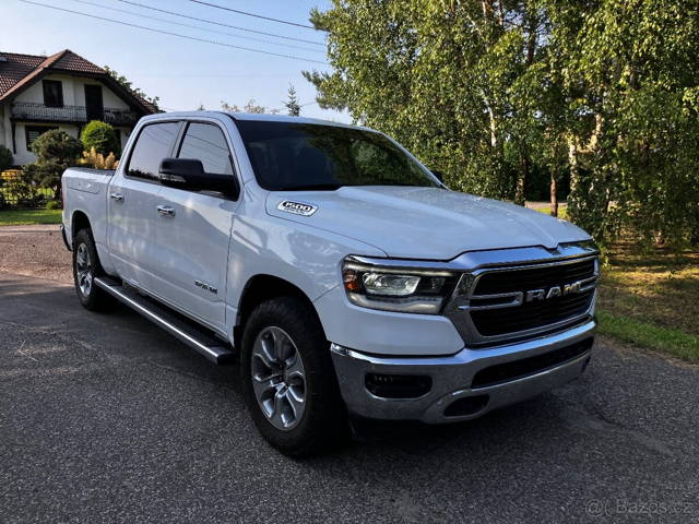Dodge Ram 1500 5.7 V8 HEMI - 4x4 - RAM BOXY - NEBOURANÝ