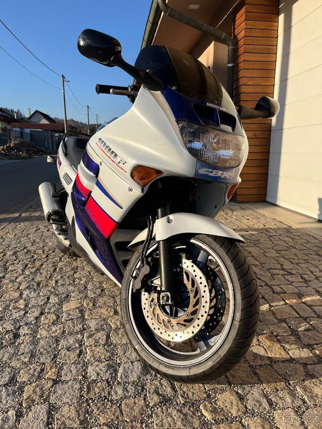 Honda CBR1000F