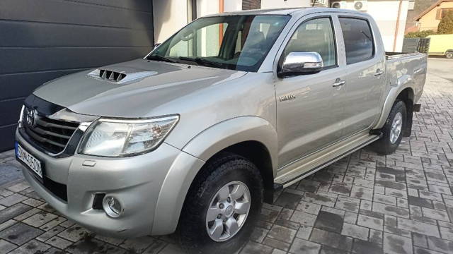 TOYOTA HILUX - NA PREDAJ