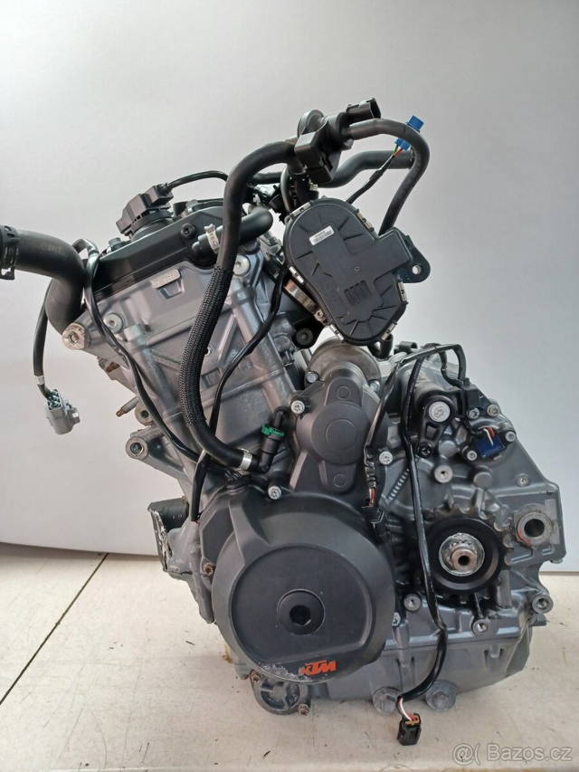 KTM 890 DUKE R - MOTOR
