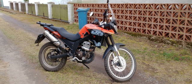 UM DSR Adventure TT 125 - SLEVA