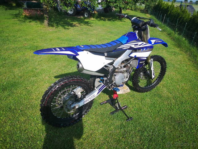 Yamaha yz 250f 2019 se startérem.