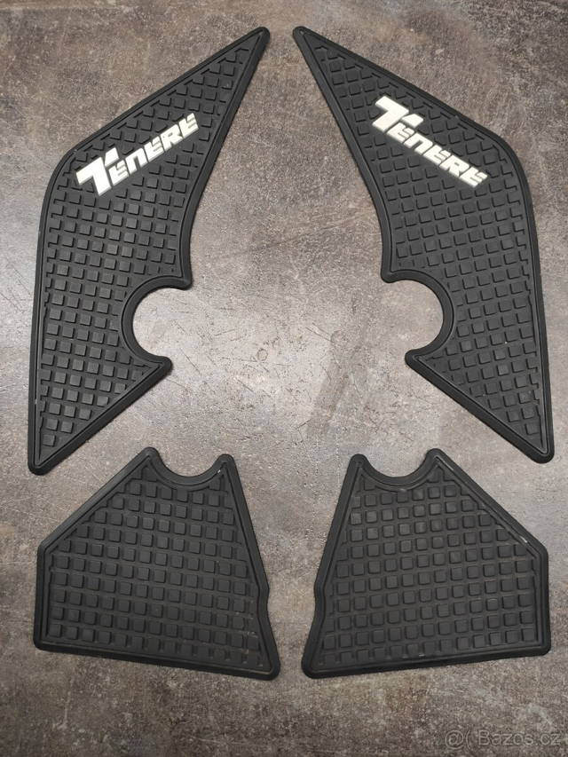 Gripy na boční panely Yamaha Tenere 700