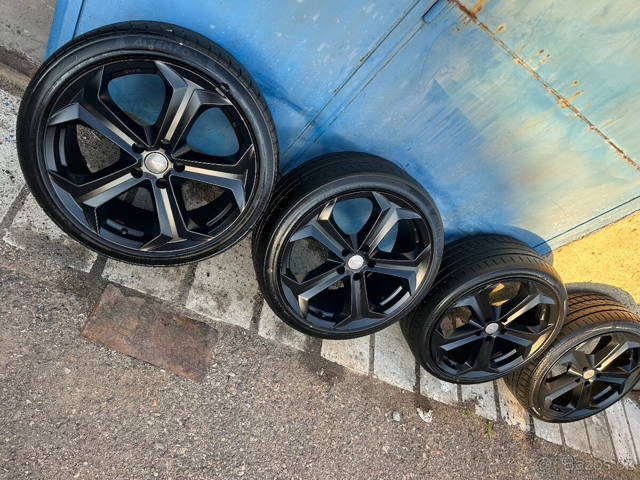 AUTEC XENOS 20" BLACK MATT 5 x 120 | PNEU 245/40/20
