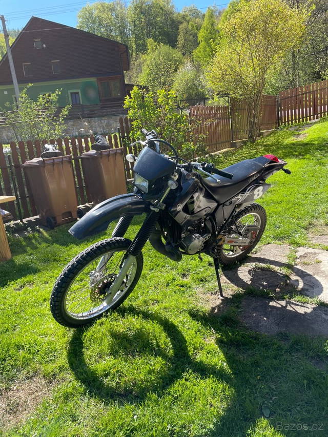 Yamaha dt 125r/re spěchá