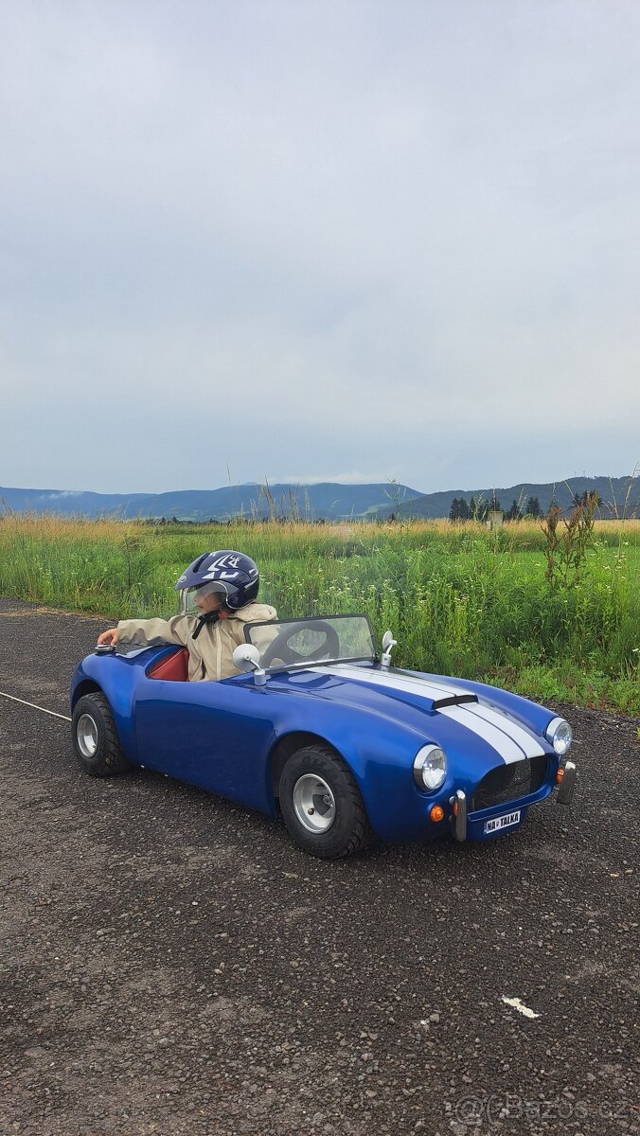 Mini benzinové autíčko Shelby Cobra 50cc