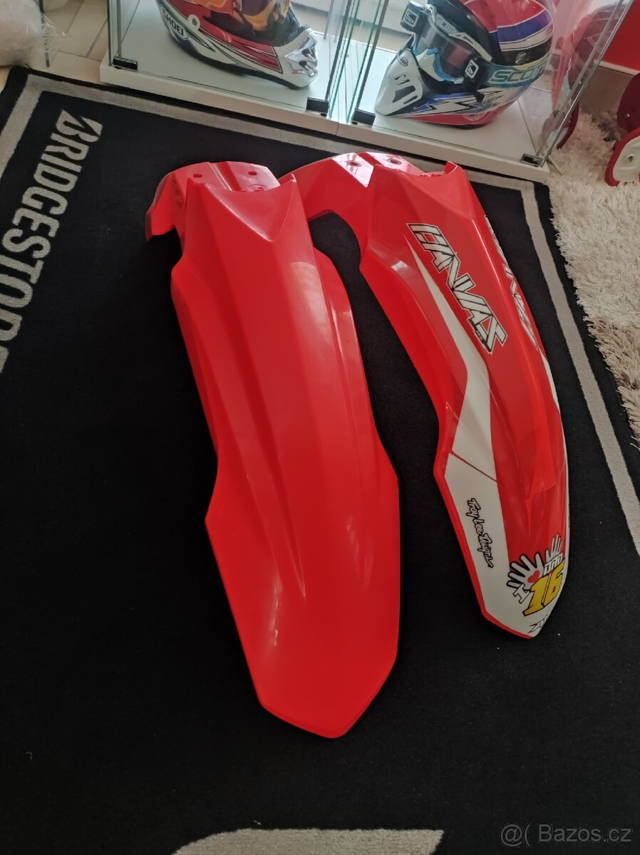 Blatník Honda crf