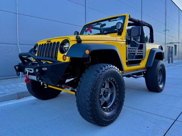 JEEP WRANGLER JK 3.8 YELLOW 2 DOOR