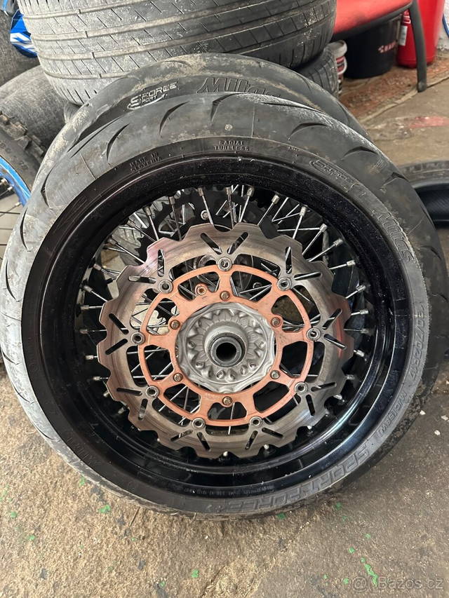 Supermoto kola ktm