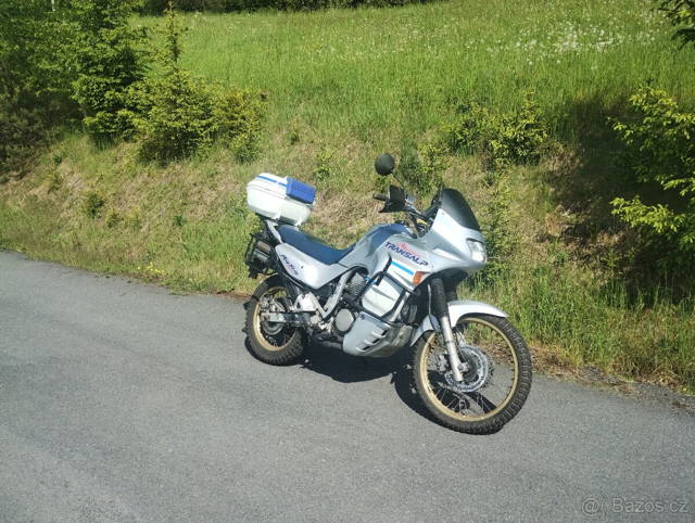 Prodám Honda xl 600 V r.v.99, nová stk