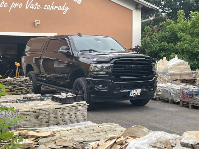 Dodge Ram 2500 night eddition
