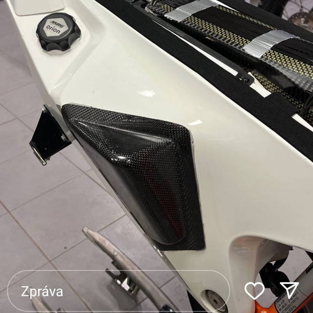 KTM RALLY REPLICA 450 - opěrka nohou (carbon,kevlar)