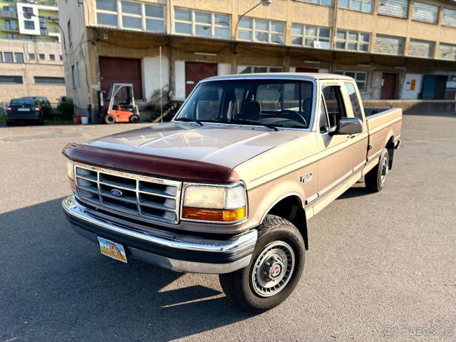 1992 Ford F-250 XLT | 4x4 | MANUÁL | 5.8 V8 | DPH