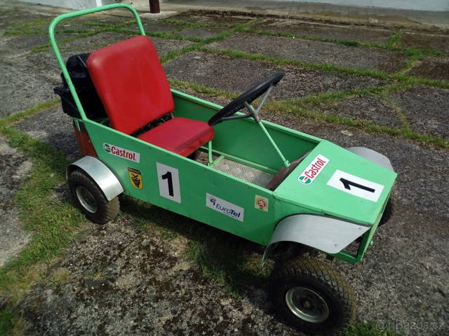 Čtyřkolové autíčko