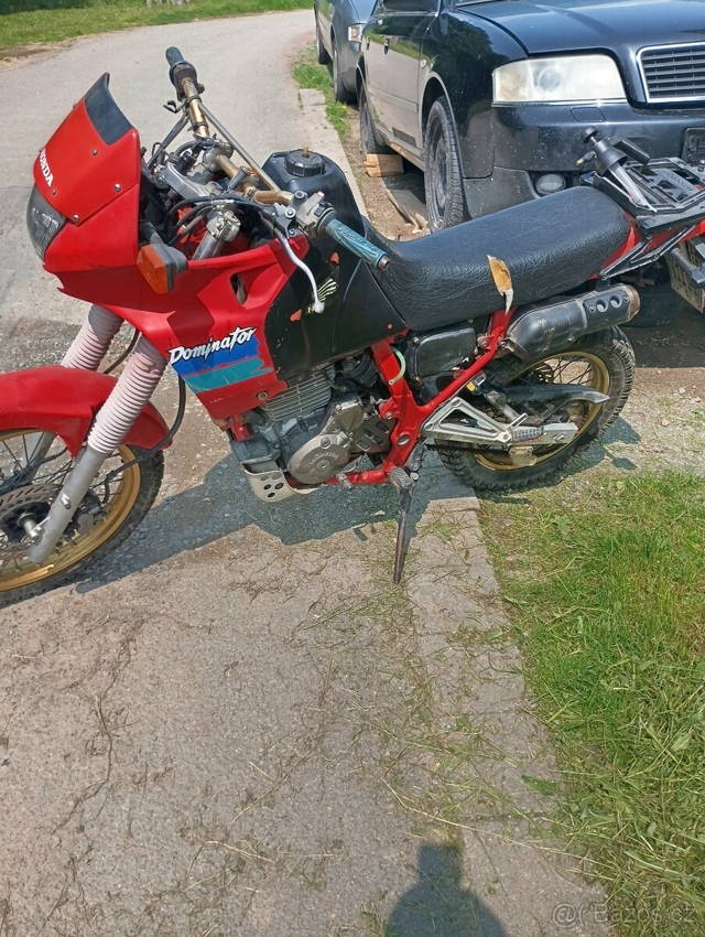 Honda dominator