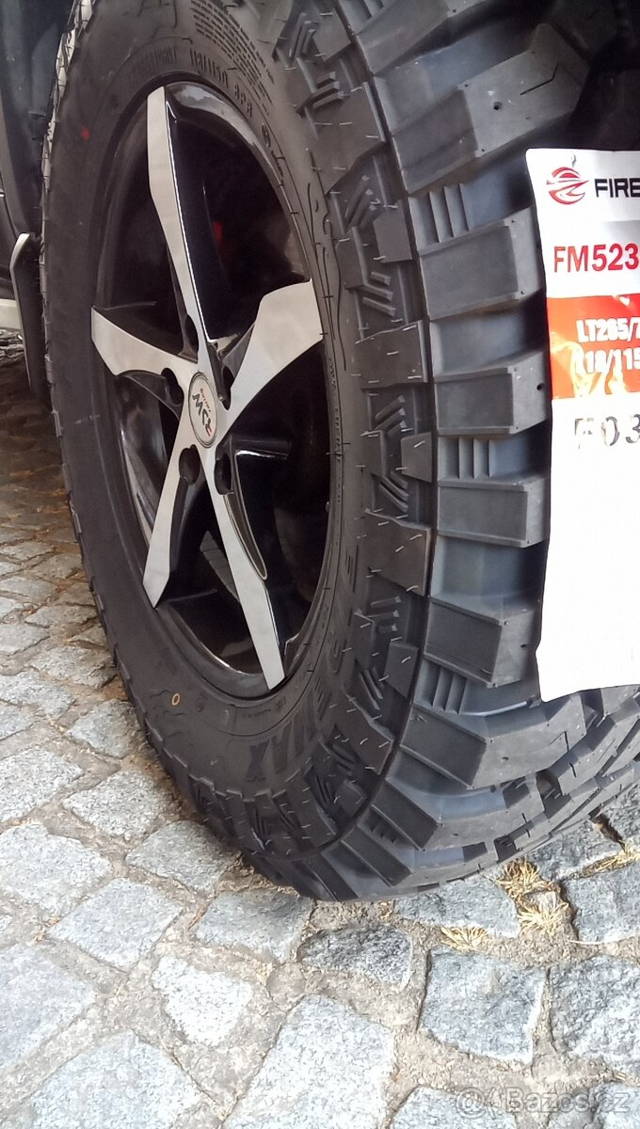 Jeep Grand Cherokee 265/70 R17 250km jako NOVÉ4x4M/T M+S