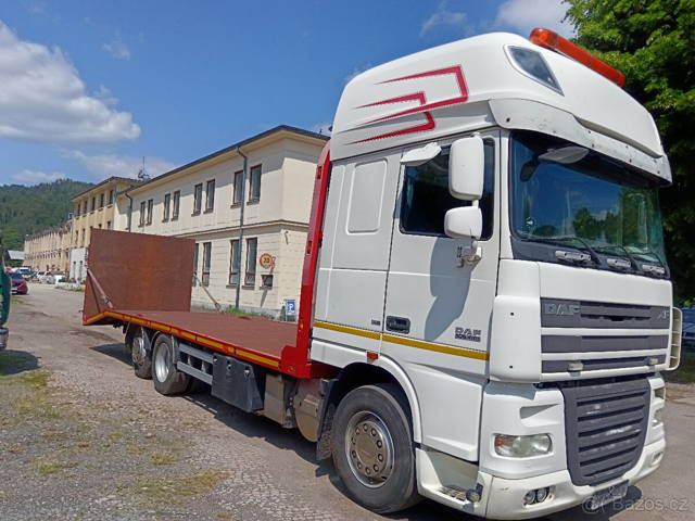 DAF XF 105.460 PŘEPRAVNÍK STROJŮ A VOZIDEL -14 T -