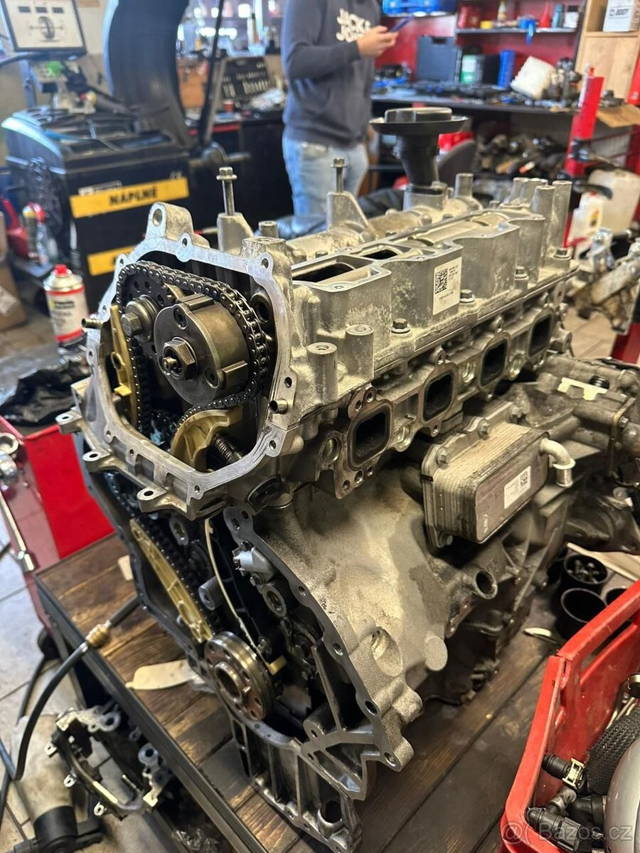 Motor Jaguar Range Rover 204 dtd aj200