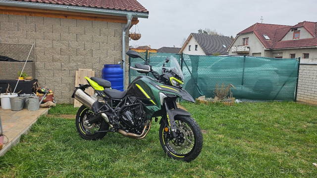 Benelli TRK702 model X  -zánovní záruka TOP stav