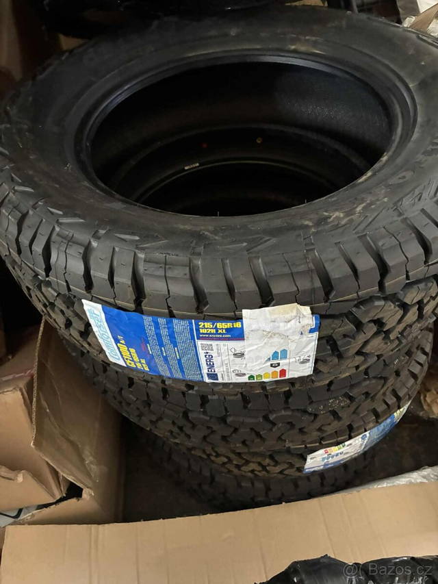 Prodám 4x pneu Comforser CF1100, 215/65r16