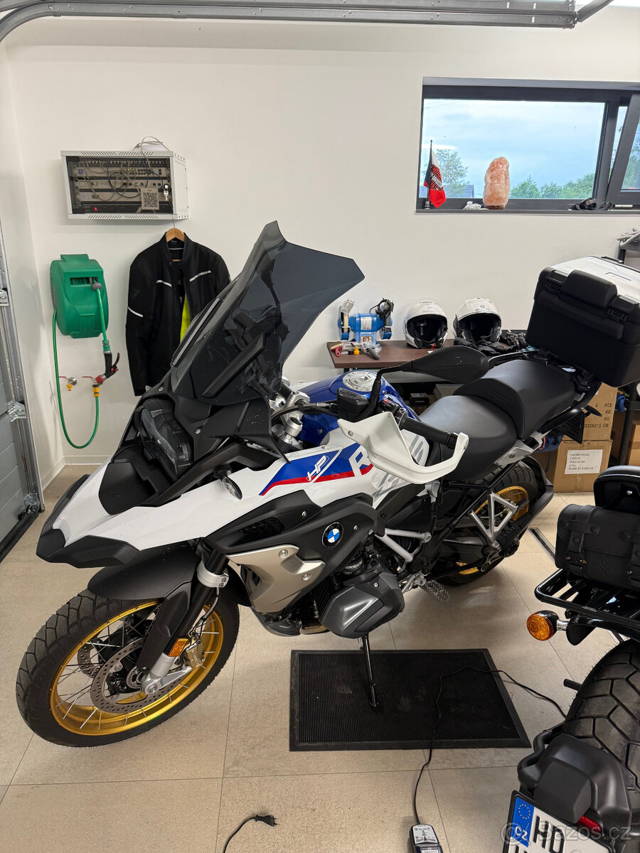 BMW R 1250 GS, barva trikolóra
