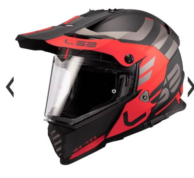 Přilba a moto boty