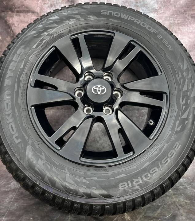 Zimní sada Toyota Land Cruiser F150 265/60R18 Black