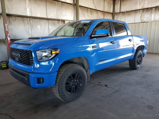 TOYOTA TUNDRA CREWMAX SR5