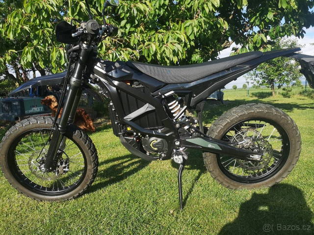 Sur-ron Ultra Bee 1756km, zánovní elektrické enduro.