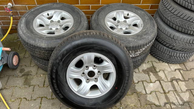 Mazda B2500 original kola 15" 5ks
