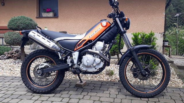 Yamaha XG 250 Tricker
