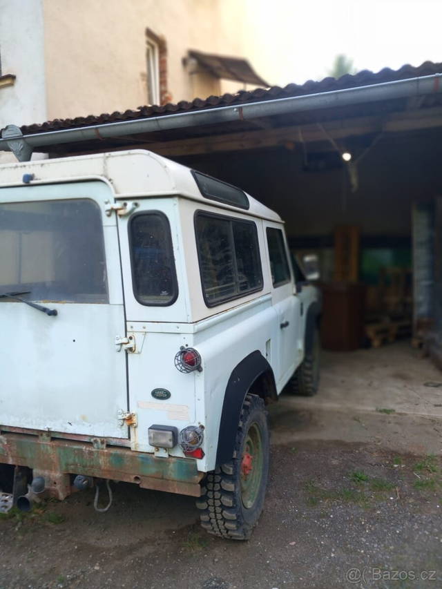 Nákladní automobil terénní, Land Rover Defender 90 TDI