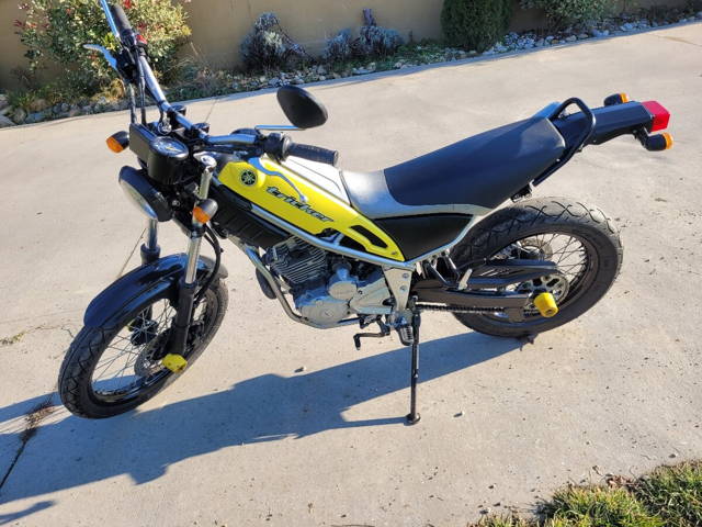 Yamaha XG 250 Tricker doklady, štartér