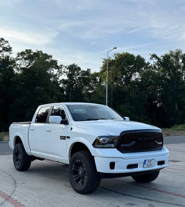 Dodge Ram 1500 Laramie Crew Cab