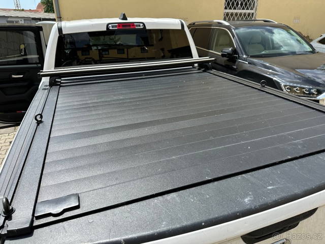 RAM 1500 - roleta RETRAX XR, delka 6,4"