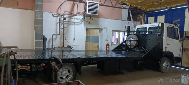 PRODÁM SPOLEHLIVÝ ODTTAHOVÝ VŮZ MERCEDES BENZ 814